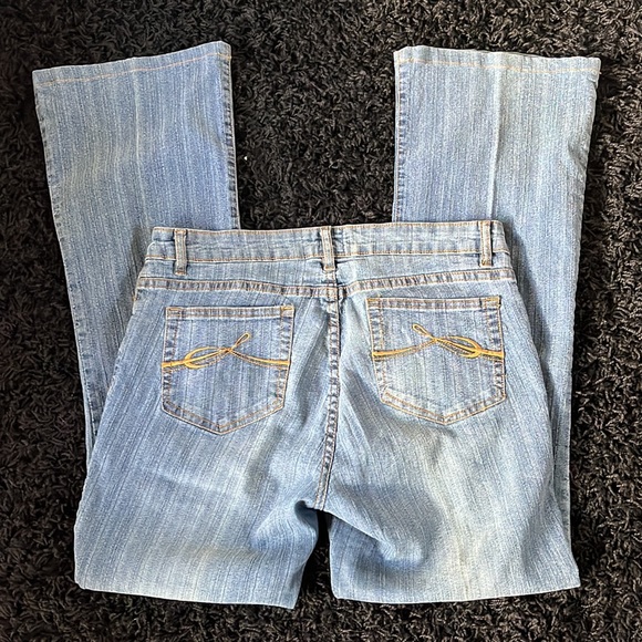 Cucu Jean | Bootcut Jean - Picture 5 of 6